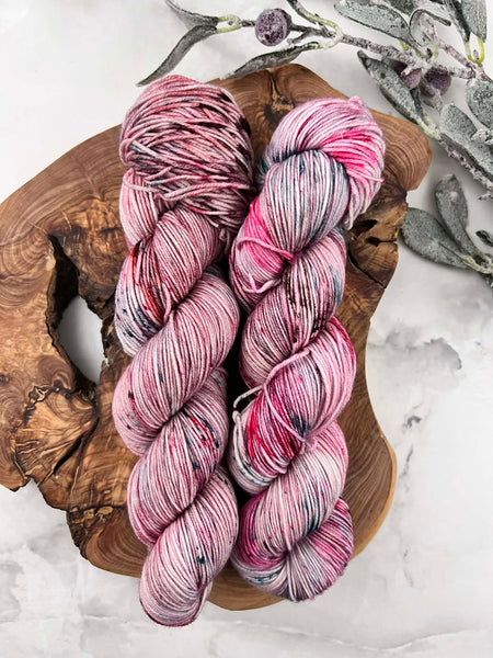 OOAK Noël Vintage - Laine grosseur fingering SW merino/nylon, prête à partir