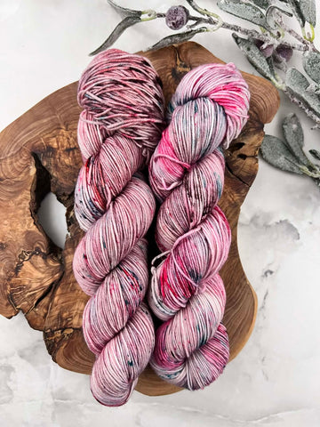 OOAK Noël Vintage - Laine grosseur fingering SW merino/nylon, prête à partir