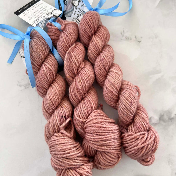 Rose victorien - Mini écheveaux de laine fingering SW BFL/nylon, prête à partir