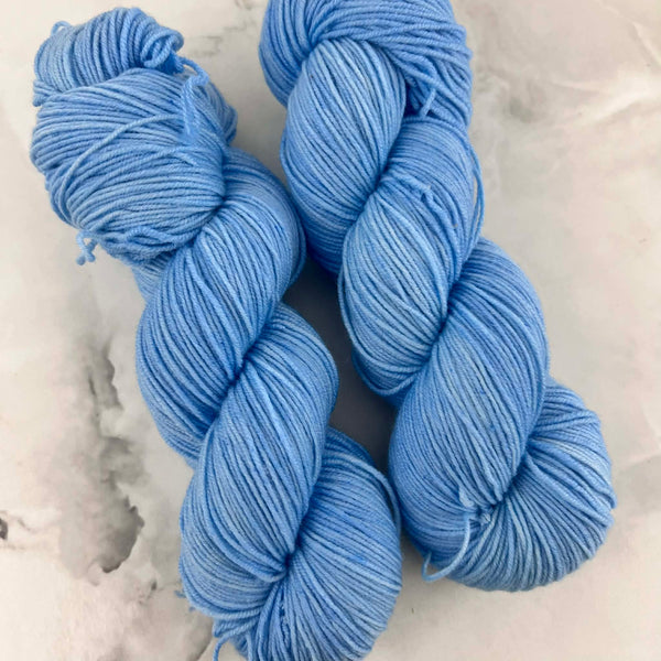 Myosotis - Laine grosseur fingering SW merino/nylon, prête à partir