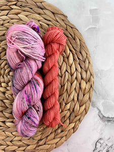 Sorcière (115g) + Pavot (25g) - Ensemble de laine pour bas SW BFL/nylon, prête à partir