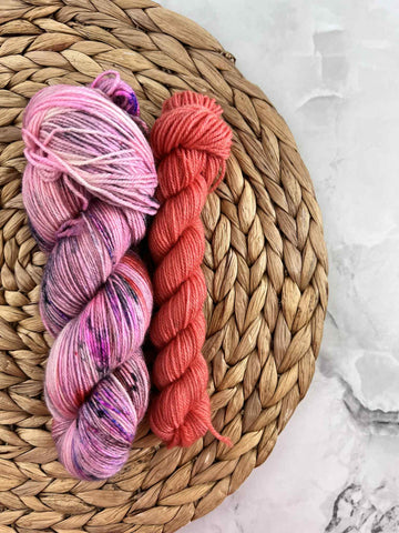 Sorcière (115g) + Pavot (25g) - Ensemble de laine pour bas SW BFL/nylon, prête à partir