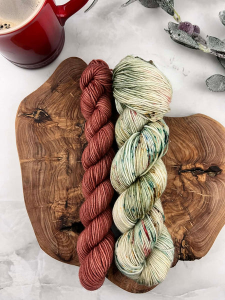 Vert sapin (115g) + Poulin (35g) - Ensemble de laine pour bas SW merino/nylon, prête à partir