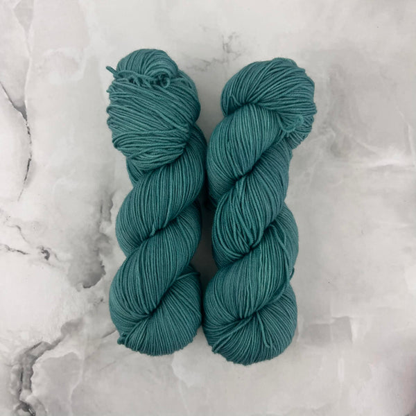 Estuaire - Laine grosseur fingering SW merino/nylon, prête à partir