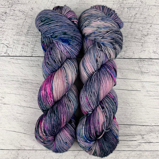 Magie de Noël - Laine grosseur fingering SW merino/nylon, prête à partir