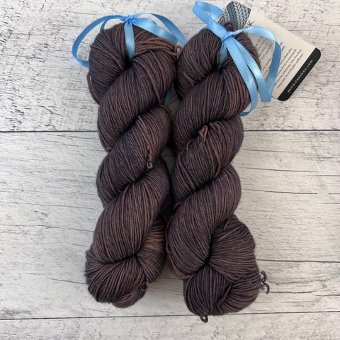 OOAK brun - Laine grosseur fingering SW merino/nylon, prête à partir