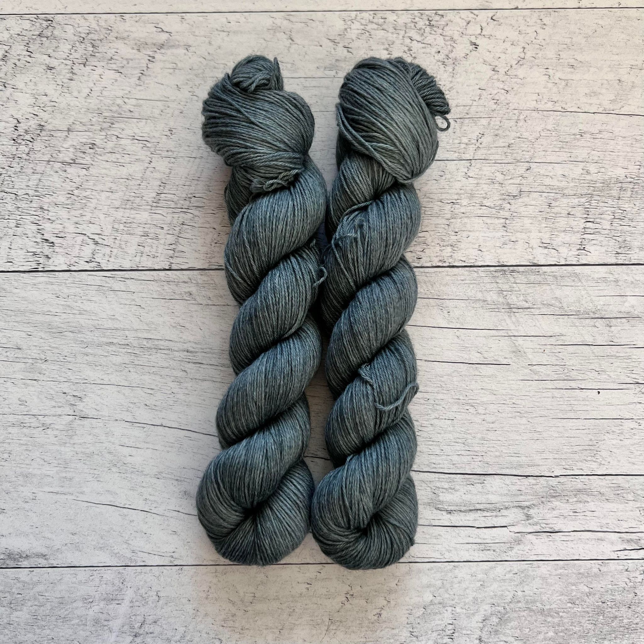 Conifères - Laine grosseur fingering SW merino/coton, prête à partir