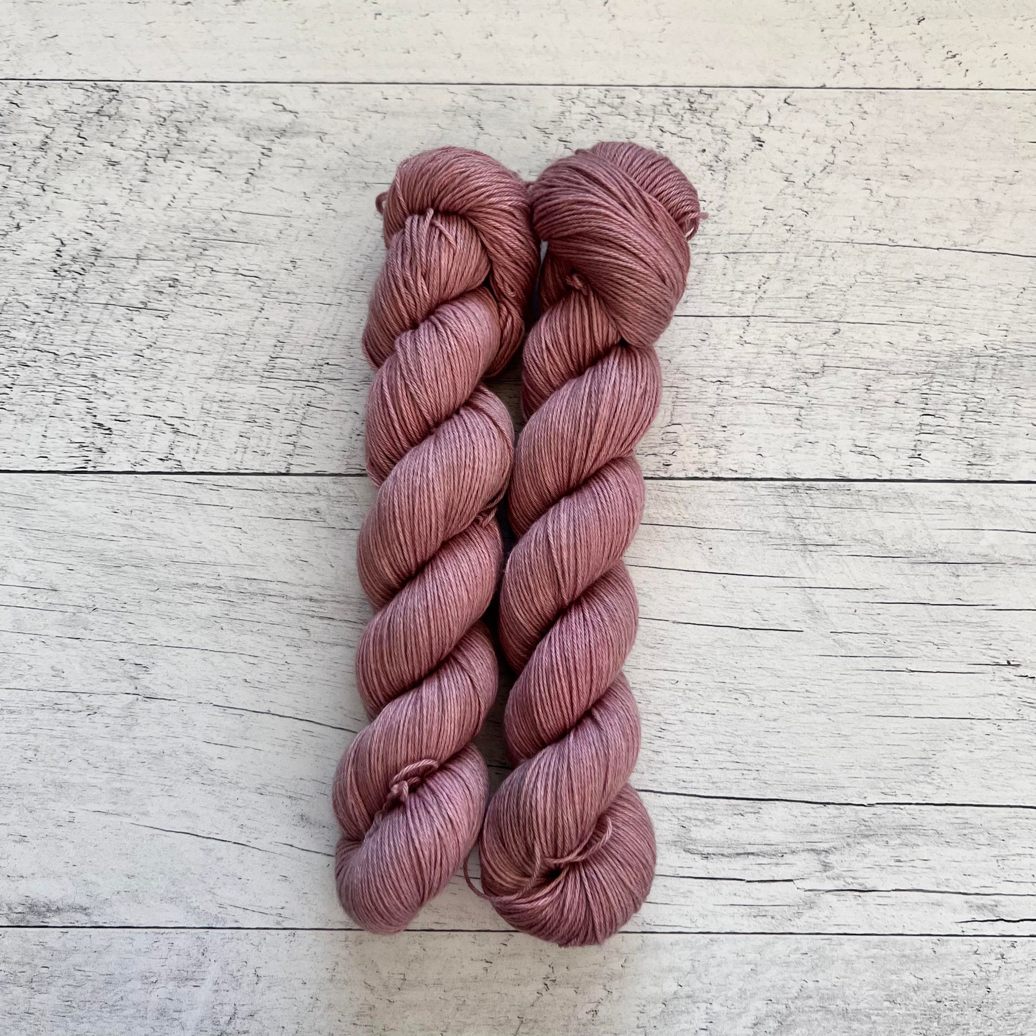 Noël amoureux - Laine grosseur fingering SW merino/coton, prête à partir
