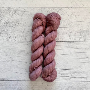 Noël amoureux - Laine grosseur fingering SW merino/coton, prête à partir
