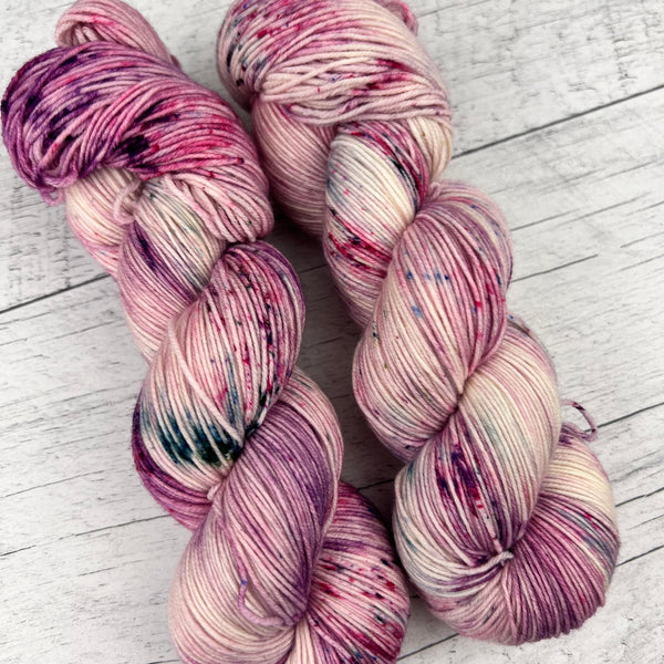 OOAK Féérique - Laine grosseur fingering SW merino/nylon, prête à partir