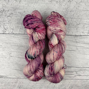 OOAK Féérique - Laine grosseur fingering SW merino/nylon, prête à partir