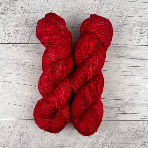 OOAK rouge - Laine grosseur fingering SW merino/nylon, prête à partir