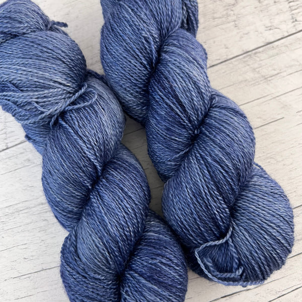 Lac gelé - Laine grosseur lace merino/cachemire/soie, prête à partir