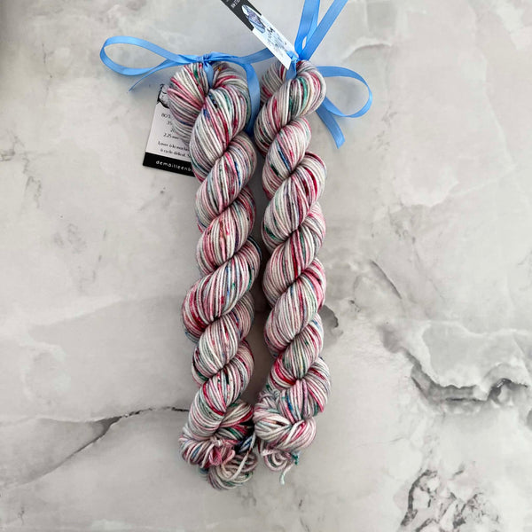 Gâteau aux fruits - Mini écheveau de laine grosseur fingering SW merino/nylon, prêt à partir