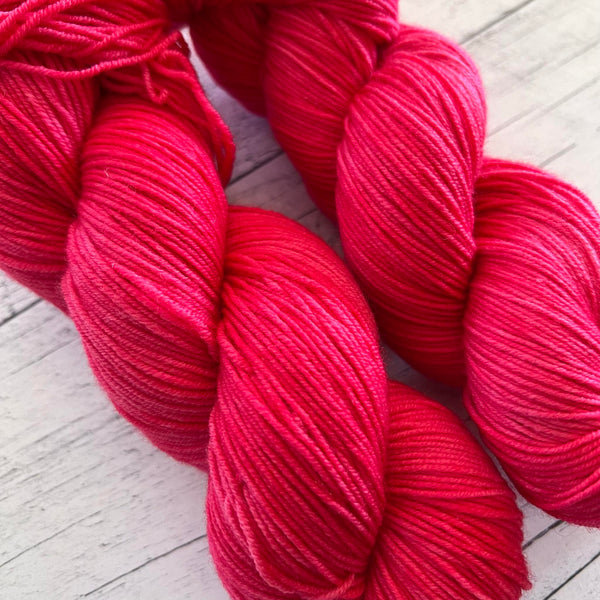 Pivoine - Laine à bas grosseur fingering superwash BFL/nylon, prête à partir