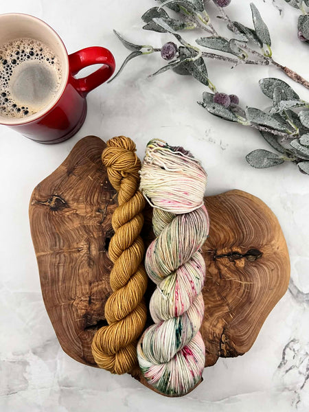 Matin de Noël (115g) + Tournesol (35g) - Ensemble de laine pour bas SW merino/nylon, prête à partir