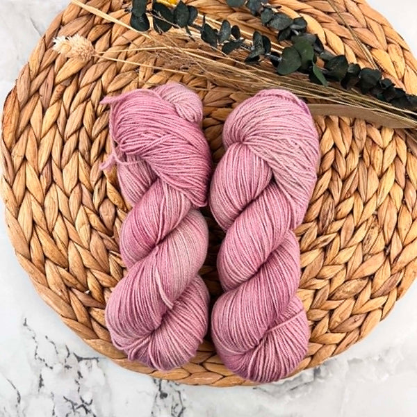 Noël amoureux - Laine grosseur fingering non SW merino/BFL/nylon, prête à partir