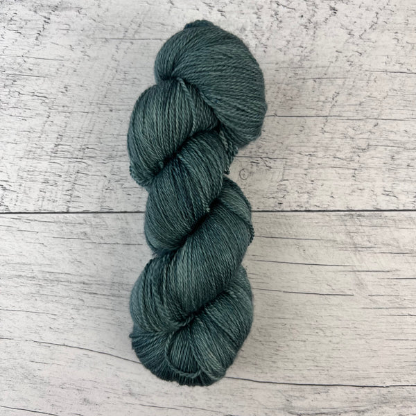 Conifères - Laine grosseur lace merino/cachemire/soie, prête à partir