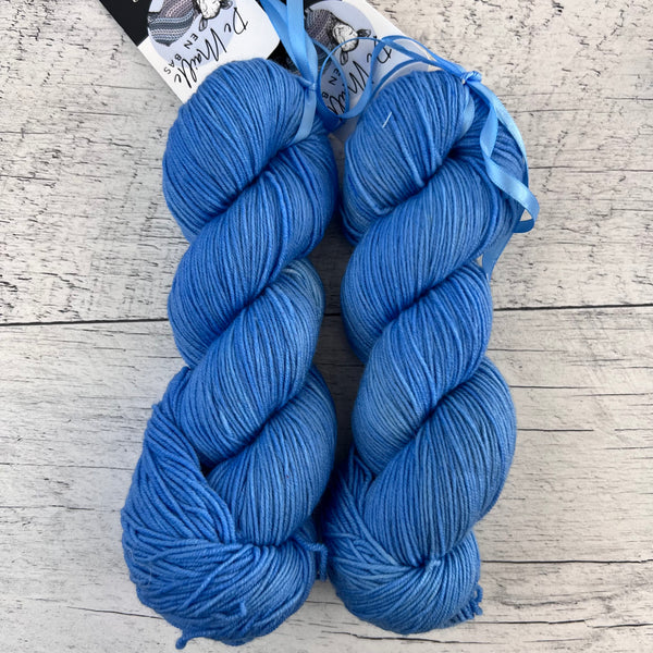 OOAK bleu - Laine grosseur fingering SW merino/nylon, prête à partir