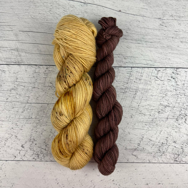 Chaï latté (115g) + Noisette (35g) - Ensemble de laine pour bas SW merino/nylon, prête à partir