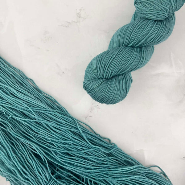 Estuaire - Laine grosseur fingering SW merino/nylon, prête à partir