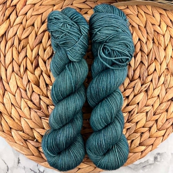 Conifère - Laine grosseur fingering merino/alpaga/nylon, prête à partir