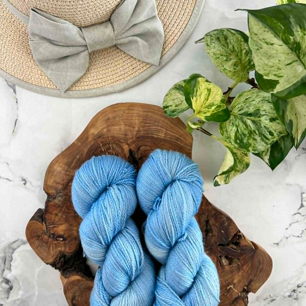 Myosotis - Laine grosseur lace merino/cachemire/soie, prête à partir