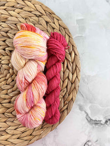 Tulipes (115g) + Pivoine (25g) - Ensemble de laine pour bas SW BFL/nylon, prête à partir