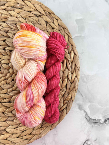 Tulipes (115g) + Pivoine (25g) - Ensemble de laine pour bas SW BFL/nylon, prête à partir