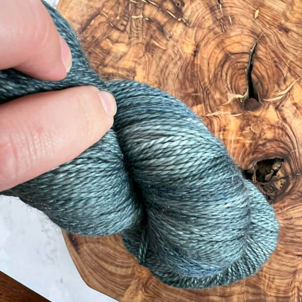 Conifères (LIQUIDATION - petits défauts) - Laine grosseur lace merino/cachemire/soie, prête à partir