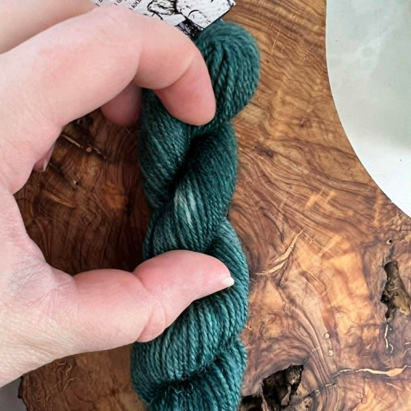Forêt boréale (LIQUIDATION - petits défauts) - Mini écheveaux de laine fingering SW BFL/nylon, prête à partir