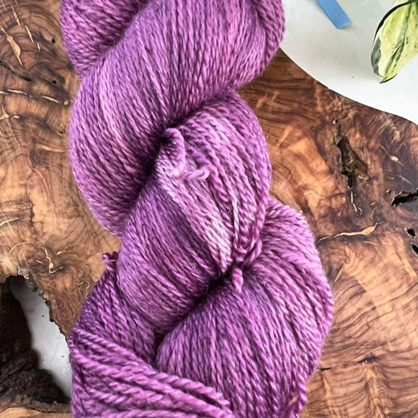 Dahlia (LIQUIDATION - petits défauts) - Laine grosseur lace merino/cachemire/soie, prête à partir