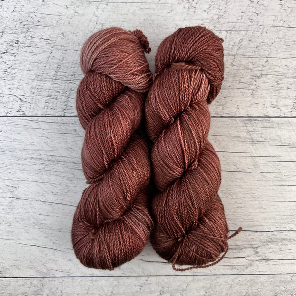Noisette - Laine grosseur lace merino/cachemire/soie, prête à partir
