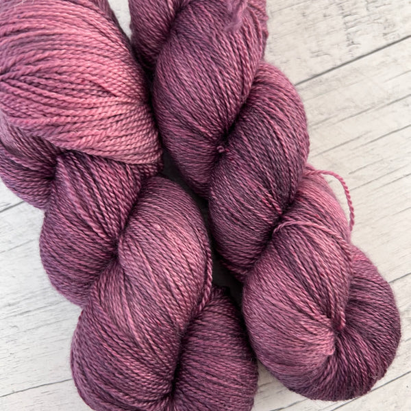 Bottine - Laine grosseur lace merino/cachemire/soie, prête à partir