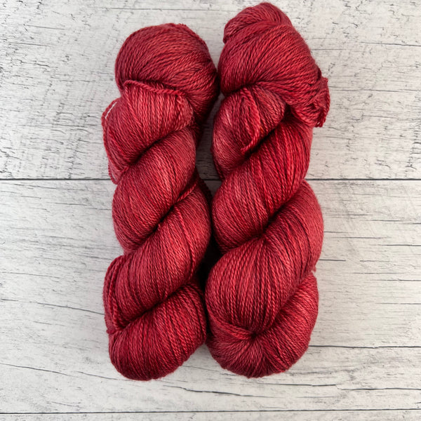 Grange - Laine grosseur lace merino/cachemire/soie, prête à partir