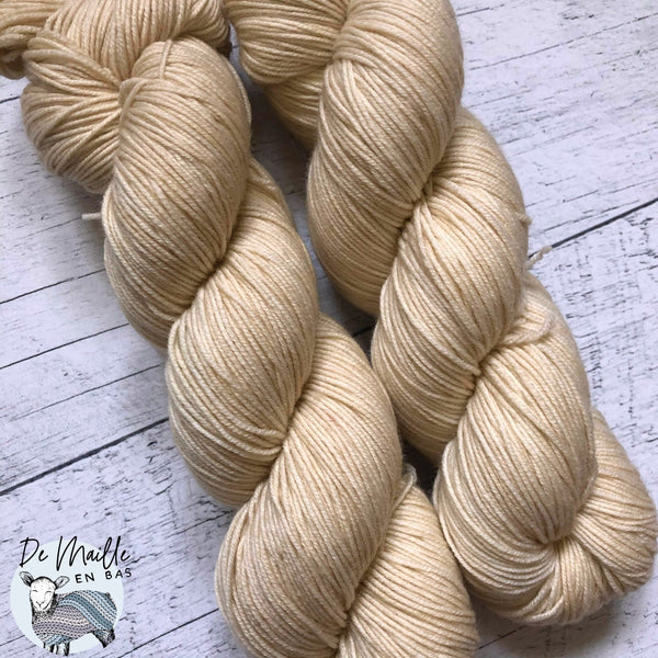 Champagne - Laine grosseur DK, 100% polwarth, prêt à partir