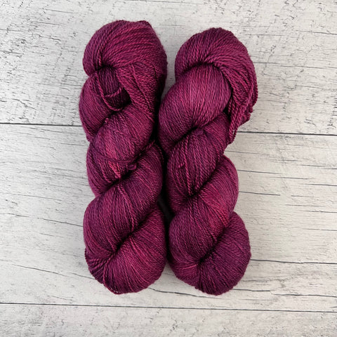 Merlot - Laine grosseur lace merino/cachemire/soie, prête à partir