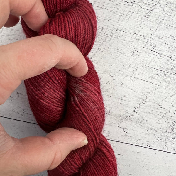 LIQUIDATION (petits défauts) Traîneau - Laine grosseur fingering merino/yak/nylon SW, prête à partir