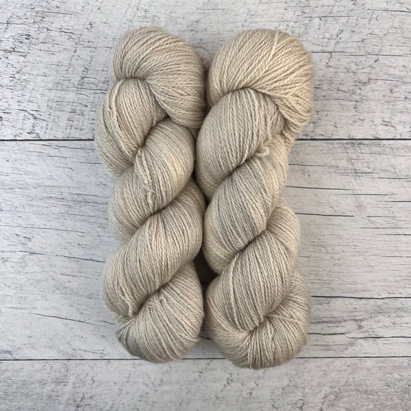 Cendres - Laine grosseur lace merino/cachemire/soie, prête à partir