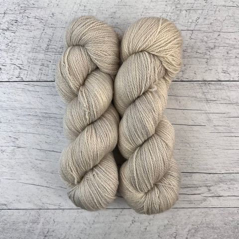 Cendres - Laine grosseur lace merino/cachemire/soie, prête à partir