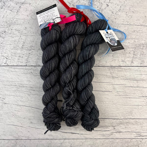 Taïga - Mini écheveau de laine grosseur fingering SW merino/nylon, prêt à partir