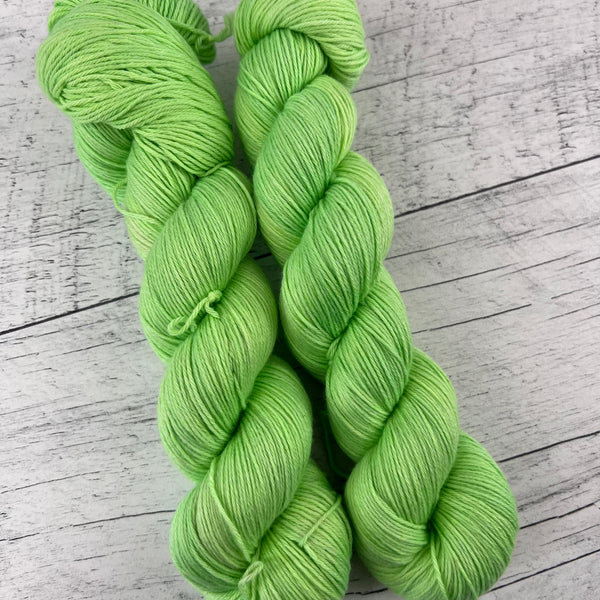 Limette - Laine grosseur fingering SW merino/coton, prête à partir