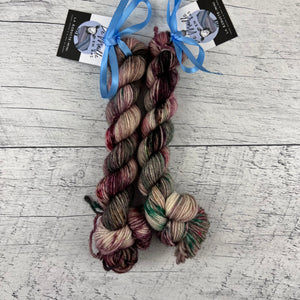 Bad Santa - Mini écheveaux de laine fingering SW BFL/nylon, prête à partir