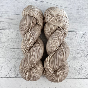 Gadoue OOAK - Laine grosseur fingering SW merino/nylon, prête à partir