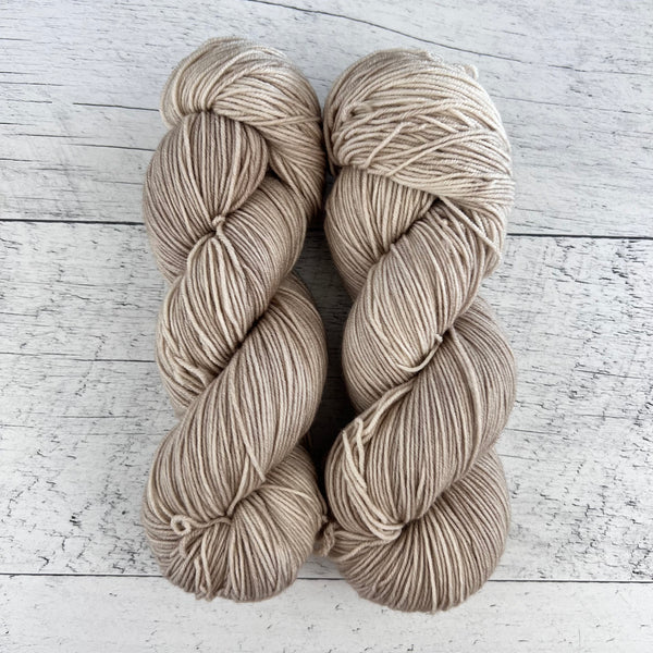 Gadoue OOAK - Laine grosseur fingering SW merino/nylon, prête à partir