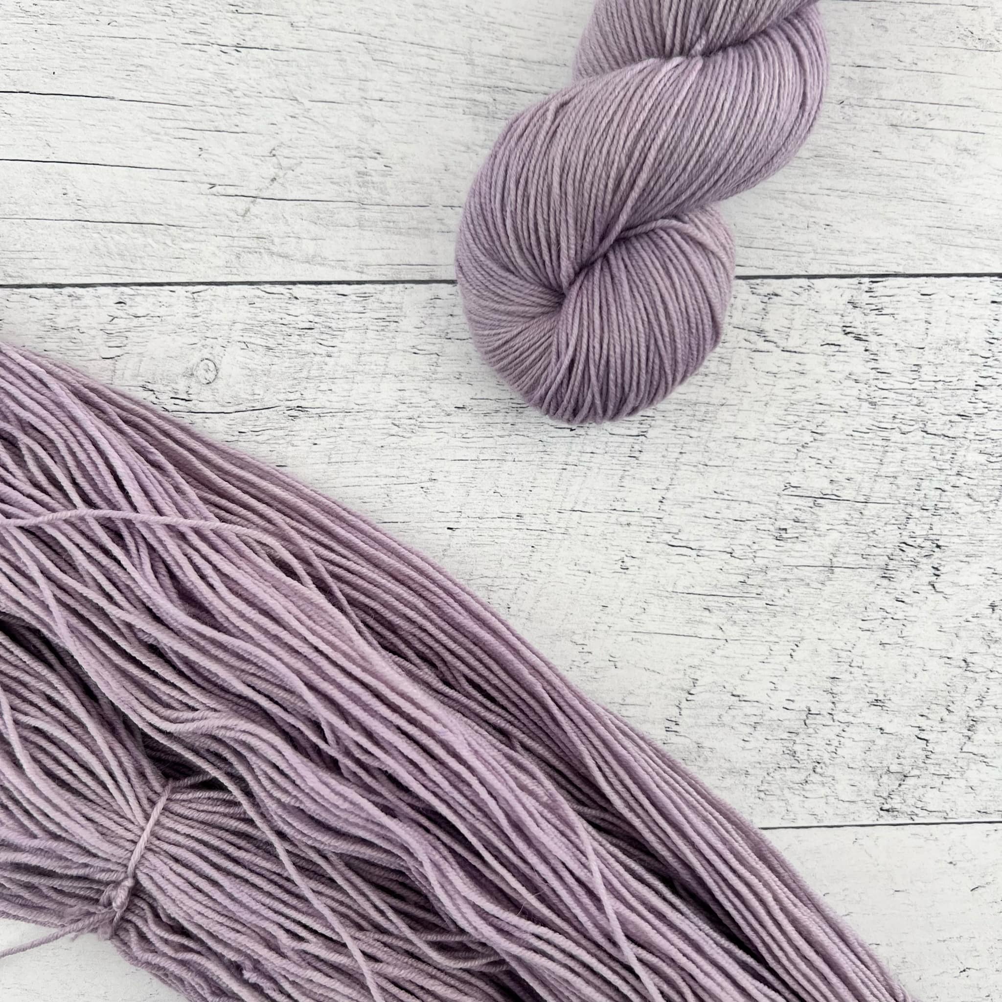 Lavande - Laine grosseur fingering SW merino/nylon, prête à partir