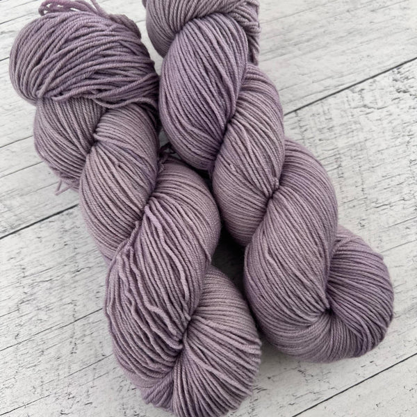 Lavande - Laine grosseur fingering SW merino/nylon, prête à partir