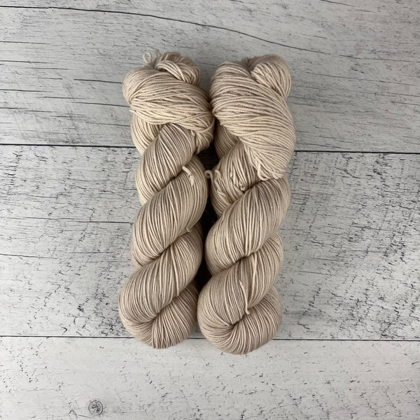 Lin - Laine grosseur fingering superwash BFL/nylon, prête à partir