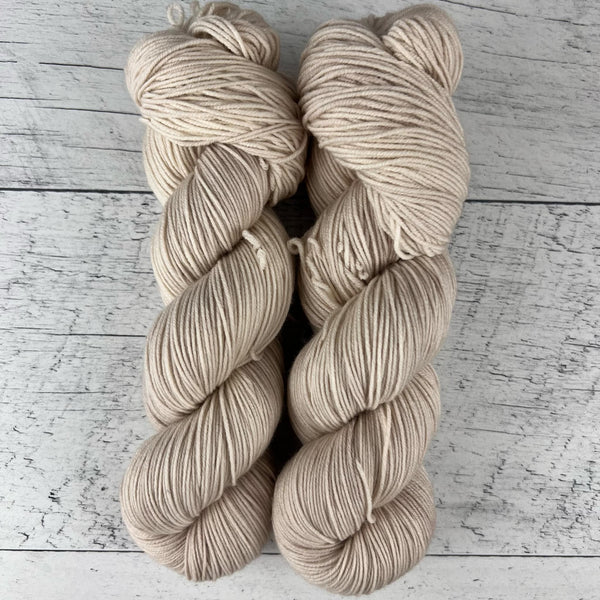 Lin - Laine grosseur fingering superwash BFL/nylon, prête à partir