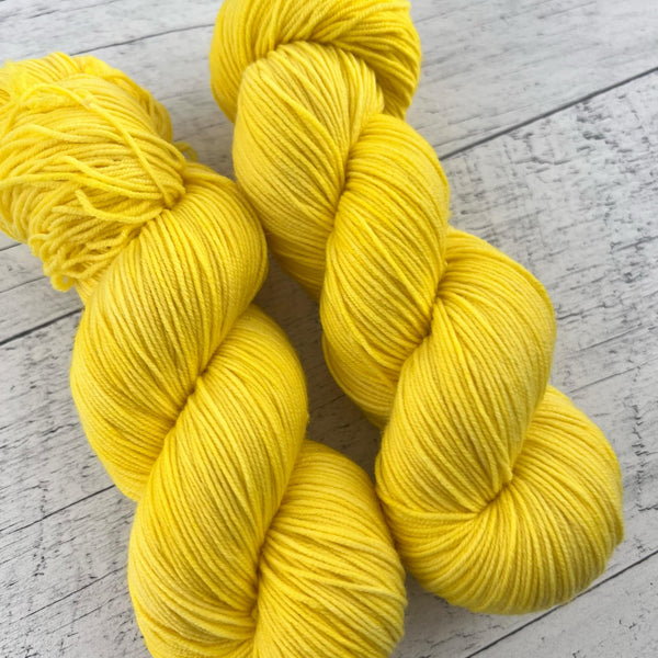 Soleil d'Hawaï - Laine grosseur fingering SW merino/nylon, prête à partir